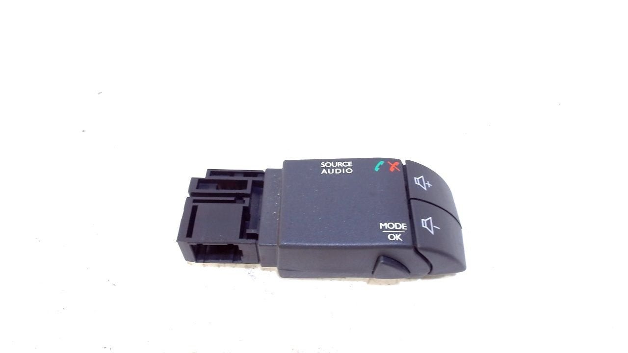 Radio bediening Renault Twingo, Auto diversen, Autoradio's, Ophalen of Verzenden, Van der Ven Autorecycling B.V., Onderdelen@venauto.nl