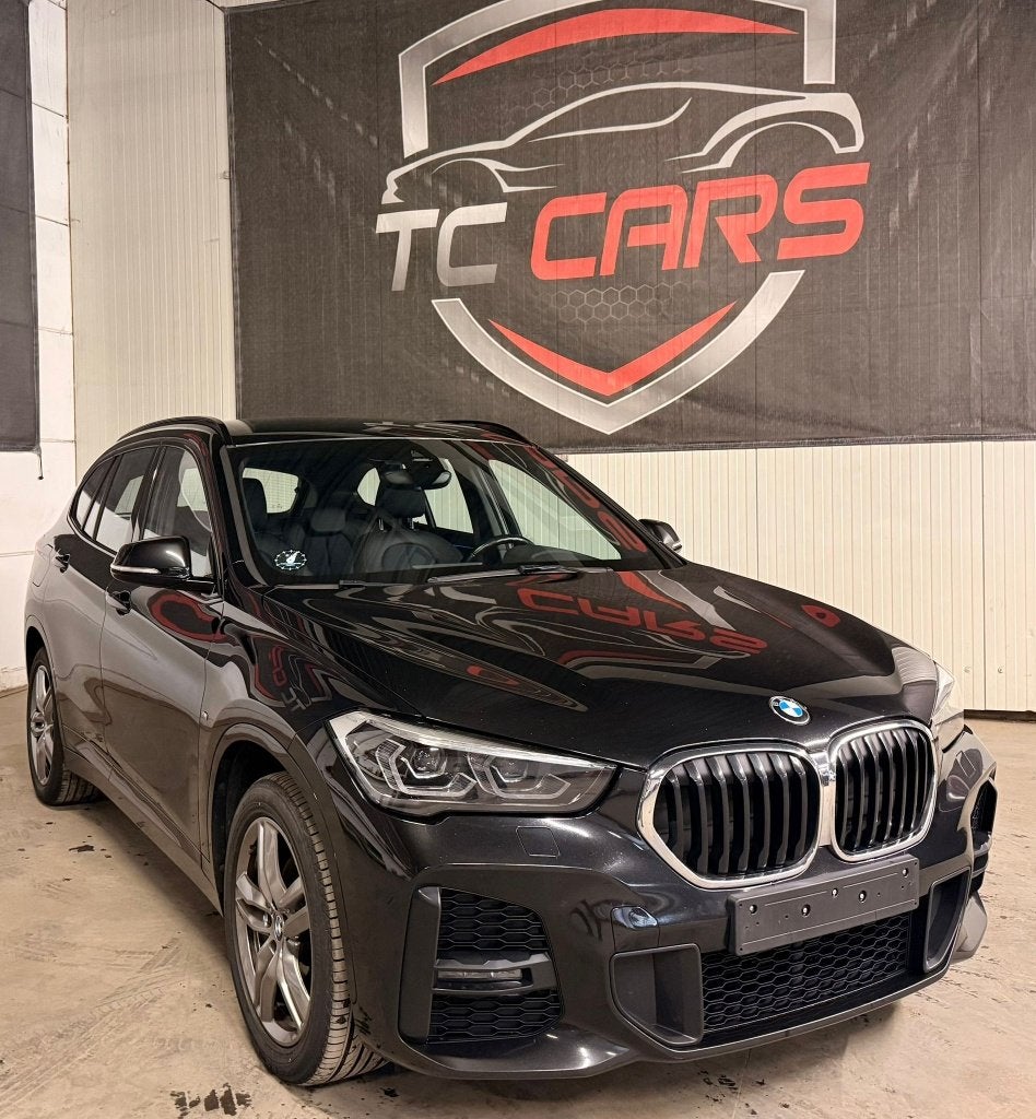 bmw x1  M-SPORTPAKKET, Auto's, 1995 cc, https://public.car-pass.be/vhr/ef7fabbd-2ffb-4b5b-be3c-827d7cf6c5f8, Leder en Stof, Zwart