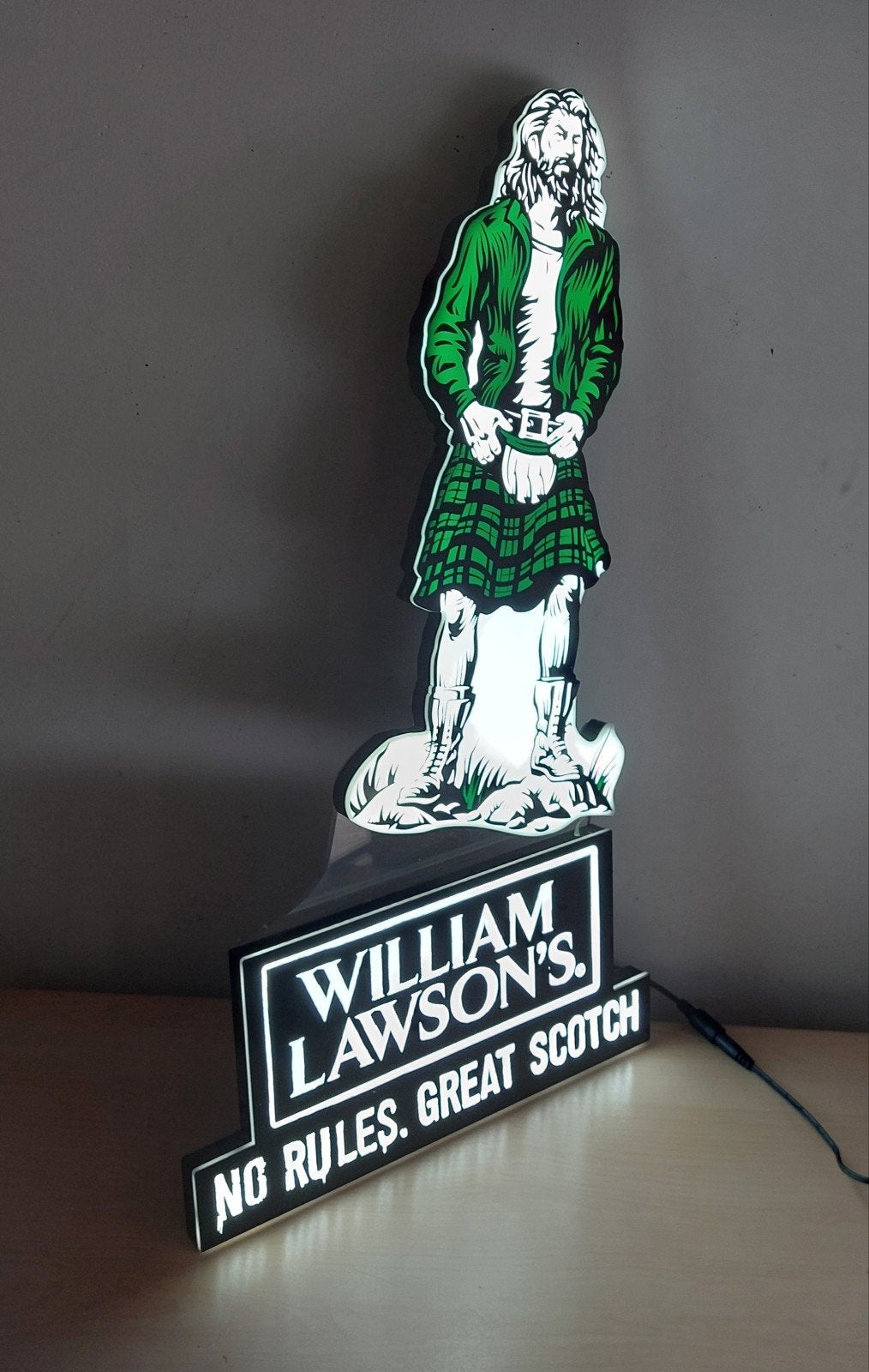 Het verlichte bord van William Lawson, Ophalen of Verzenden, Zo goed als nieuw, Lichtbak of (neon) lamp