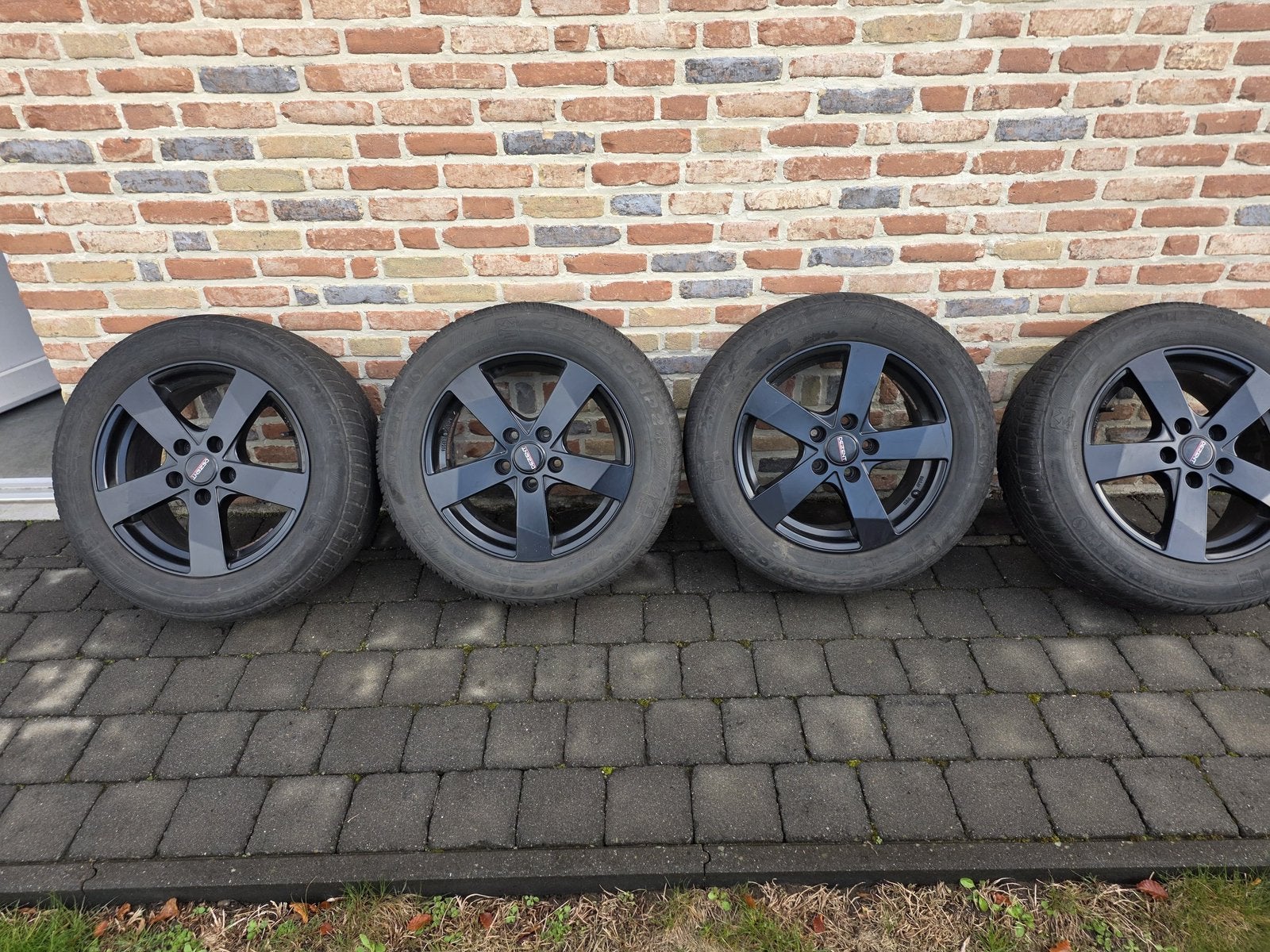 Setje dezent velgen met winterbanden, 5 x 114,3, Ophalen, Winterbanden, Velg(en)