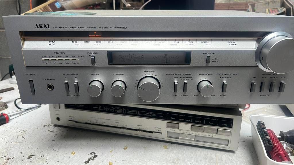 Akai receiver AA- r20 radio versterker, Ophalen of Verzenden, Zo goed als nieuw