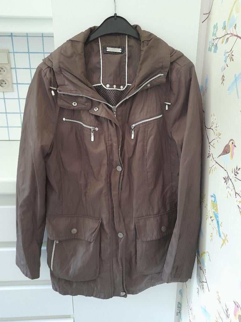 Antracietkleurige regenjas.  Maat L, Kleding | Dames, Ophalen of Verzenden, Maat 42/44 (L)