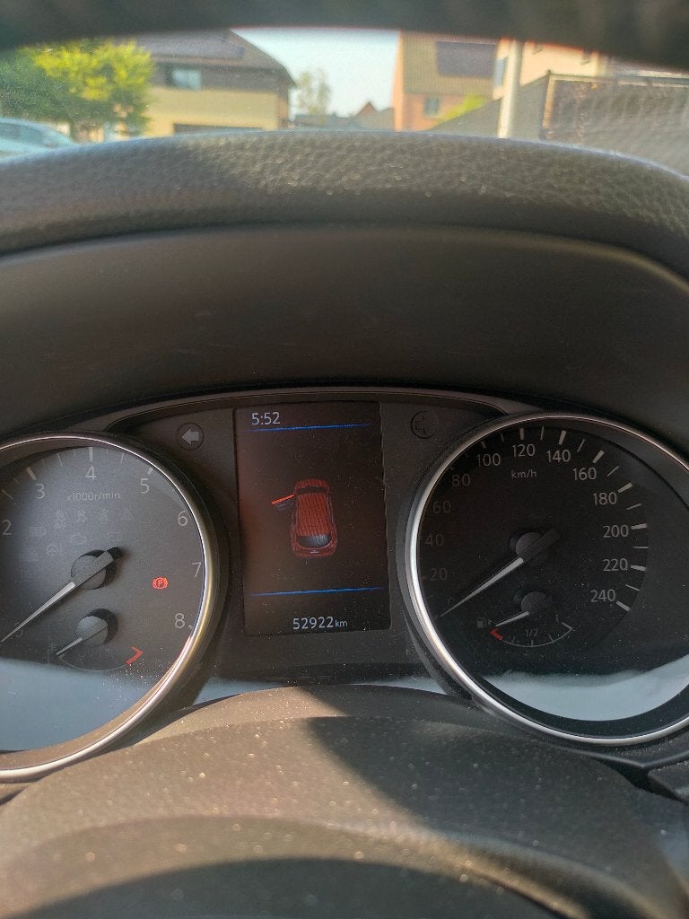 Nissan Qashqai, Rouge, 1332 cm³, Capteur de stationnement, Euro 6