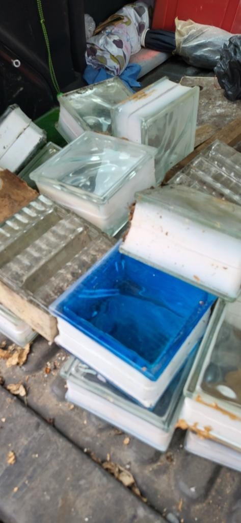 Blocs en verre de réemploi à nettoyer dépoussiérer, Bricolage & Construction