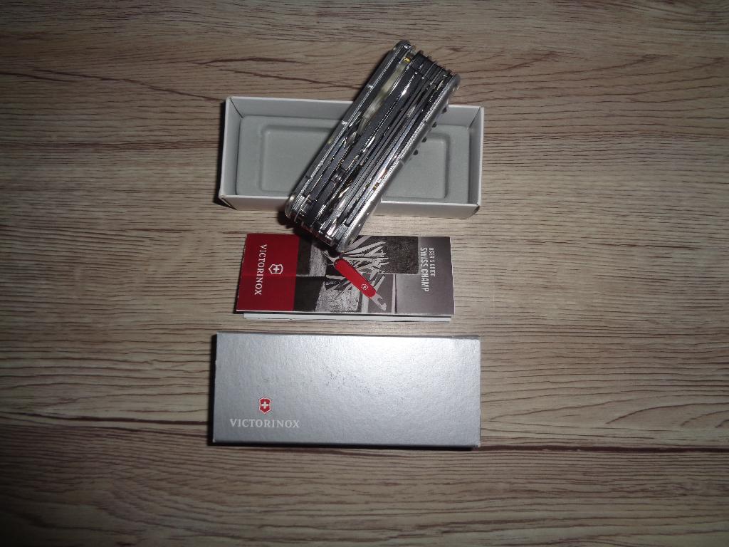Victorinox Swisschamp, Enlèvement, Armée de terre, Couteau ou Poignard