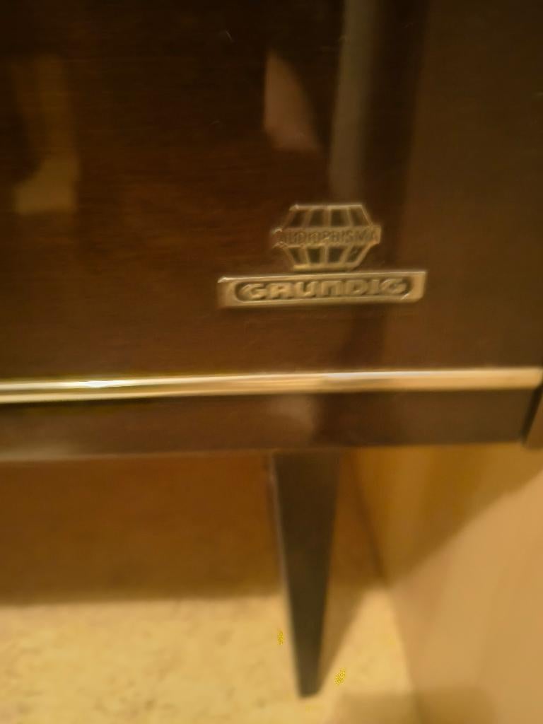 Grundig radio, Ophalen