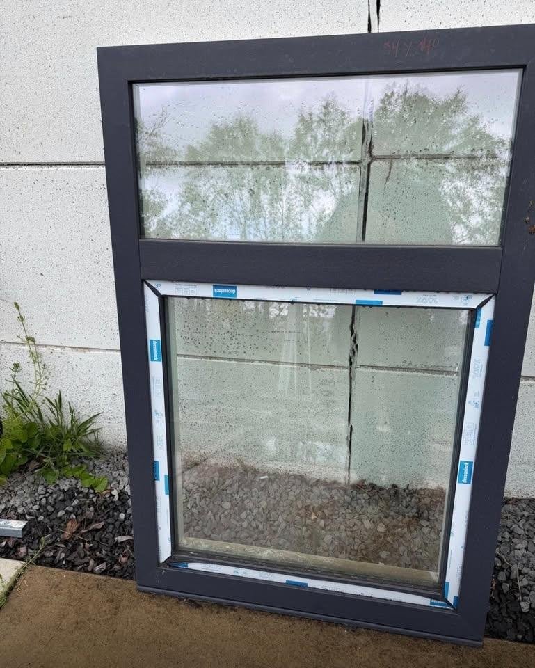Nieuw PVC raam ( met beschermfolie nog op ), Doe-het-zelf en Bouw, Ophalen, Gevelraam of Ruit, 80 tot 120 cm, Nieuw