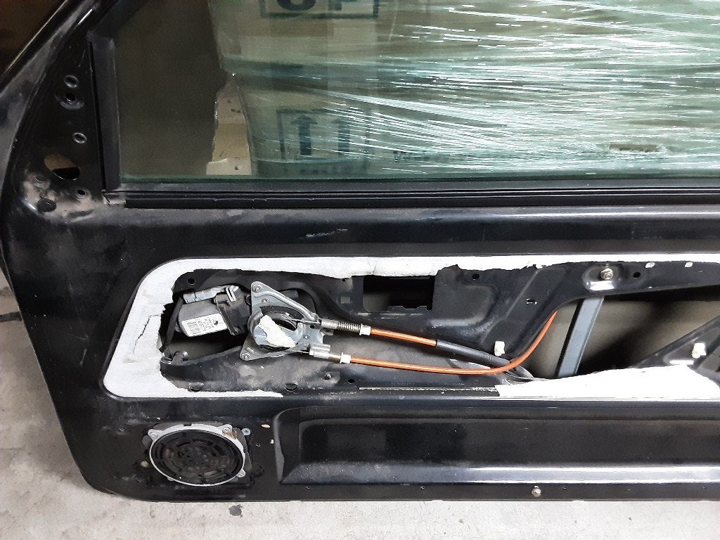 VITRE MECANISME AVANT DROIT Peugeot 106 II (01-1996/07-2004), Kontakt-peugeot@peugeot.com, Utilisé, Peugeot Deutschland GmbH, Bahnhofsplatz
65423  Rüsselsheim, DE