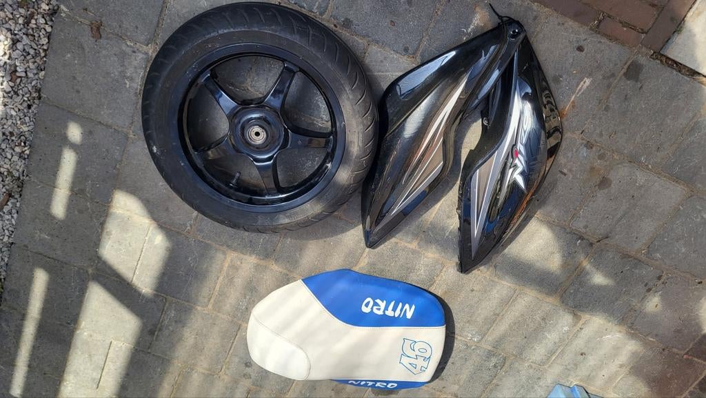 Aerox onderdelen, Ophalen, Zadel
