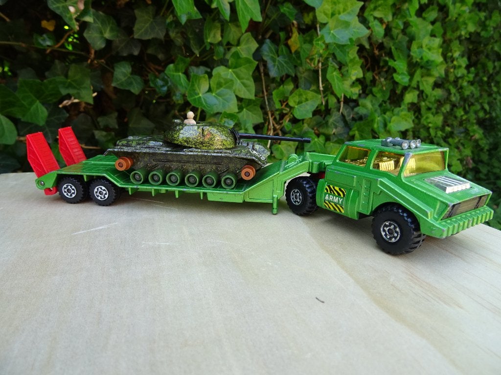 Transporteur de chars Matchbox Battle Kings K-106 1974, Hobby & Loisirs créatifs, Voitures miniatures | 1:43, Enlèvement ou Envoi
