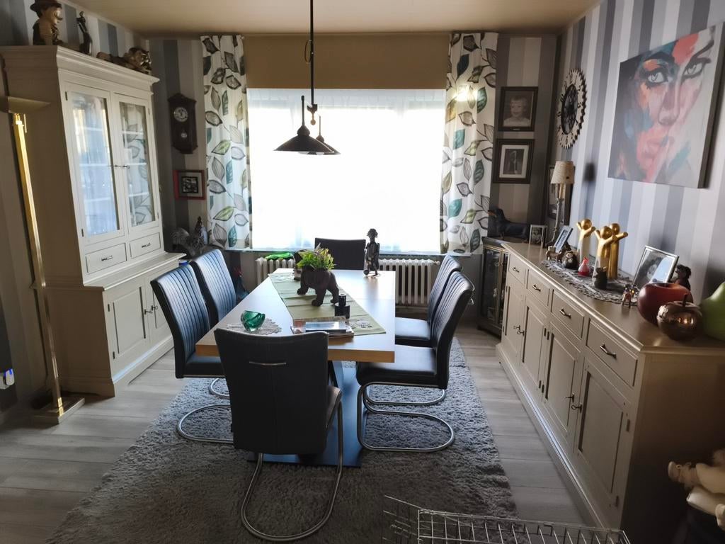 Eetkamer tekoop, Ophalen