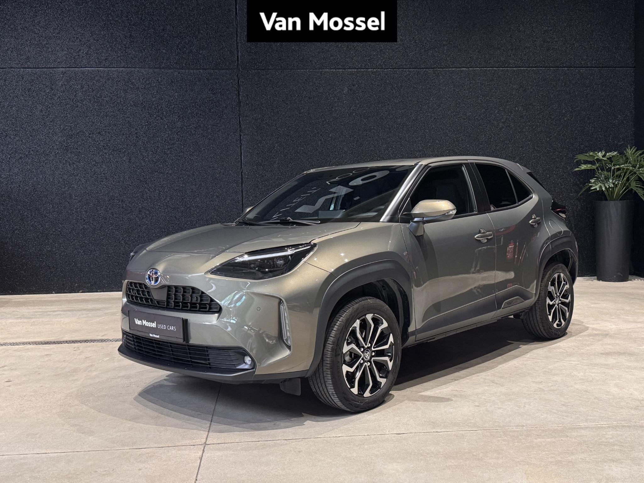 Toyota Yaris Cross 1.5 VVT-ie Dynamic Plus CVT, Chargement par induction pour smartphones, Argent ou Gris, Achat, Euro 6