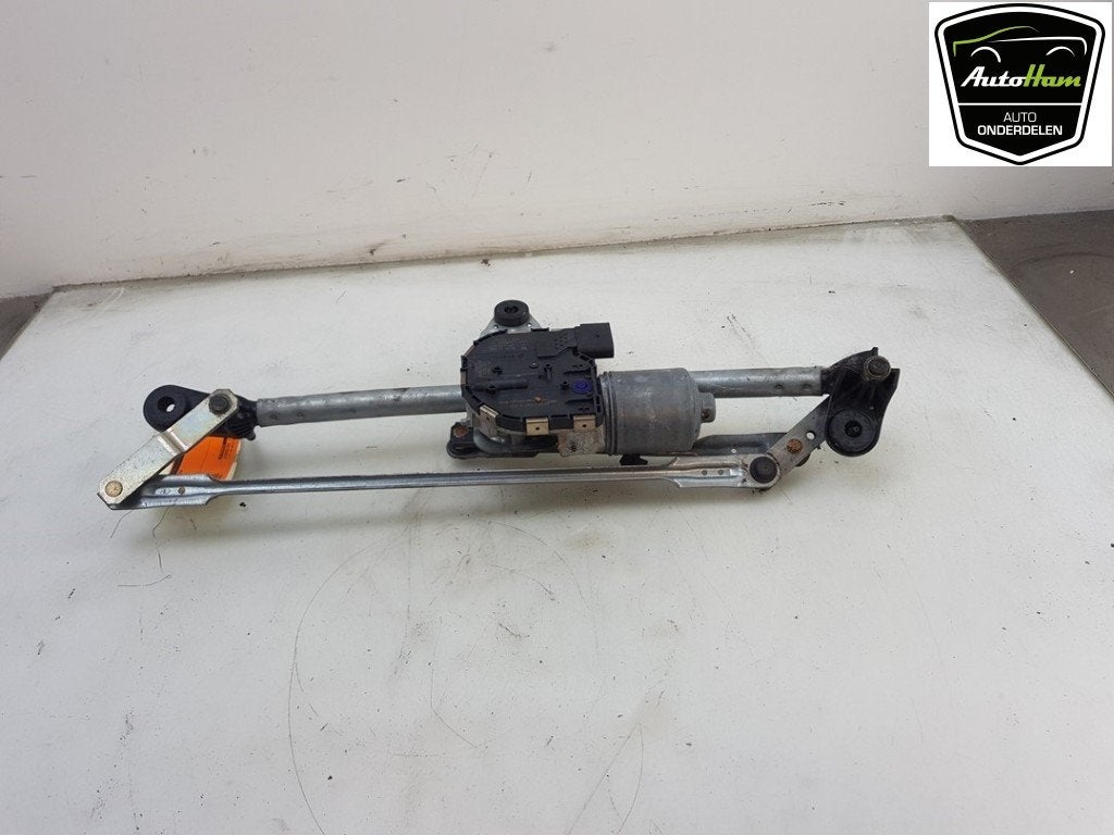 MOTEUR + TRINGLERIE ESSUIE GLACE AVANT (|8V1955023C|8V195511, Robert Bosch AG, Audi, Utilisé, Robert-Bosch-Allee 1
74232  Abstatt, DE