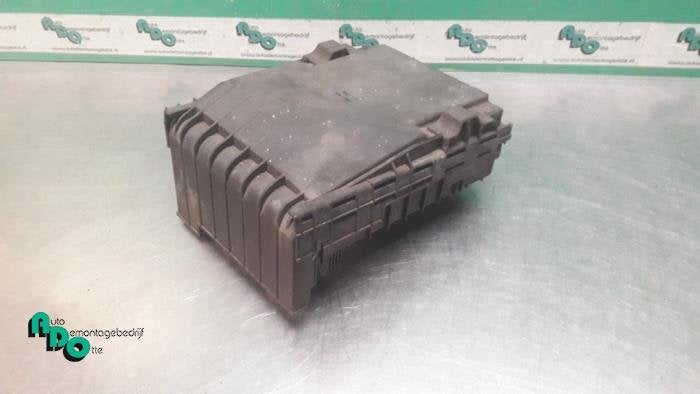 Zekeringkast van een Volkswagen Caddy (Caddy 04-), Gebruikt, -, Volkswagen, -
