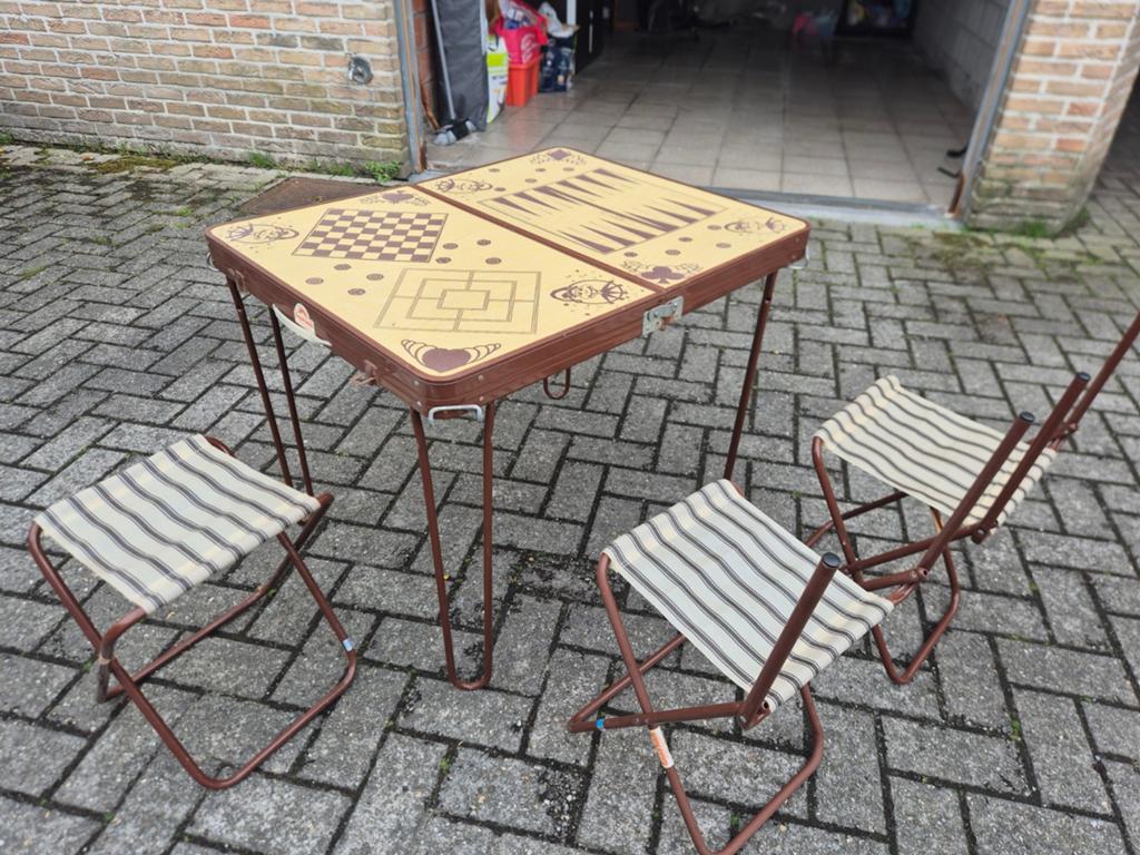 Retro tafeltje met stoeltjes, Tuin en Terras, Ophalen