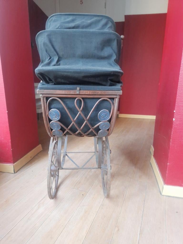 Ancienne poussette pour poupée, Antiquités & Art, Enlèvement