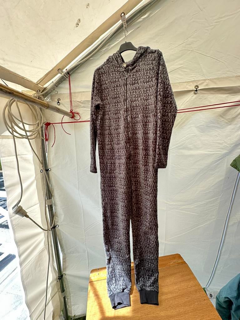 Onesie maat 146 152, Ophalen, Zo goed als nieuw