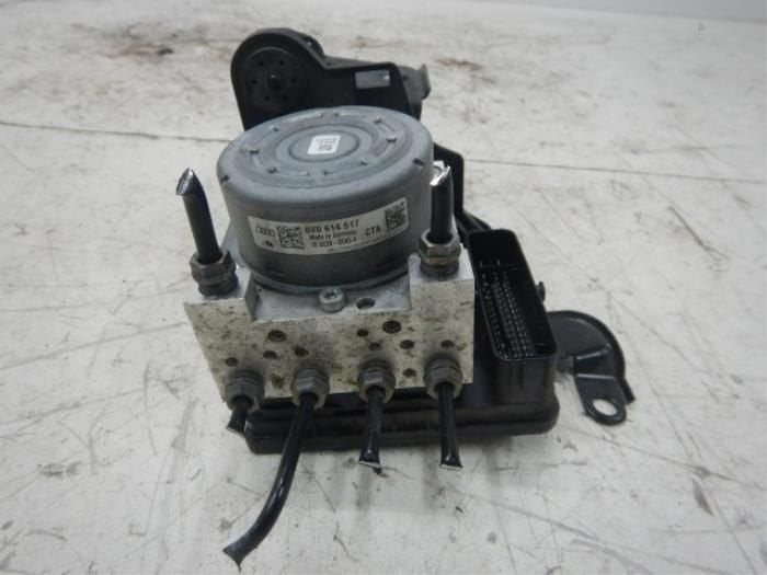 Audi RS3 8V ABS Pomp (Hydraulic Unit Connector), Ophalen of Verzenden, Gebruikt