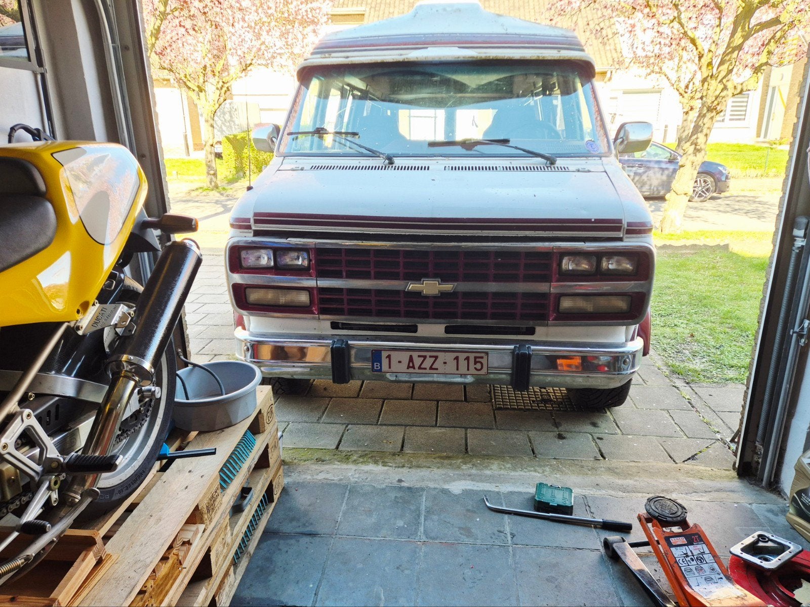 Machtige Chevy V8 G20 Camper te koop !, foto 2