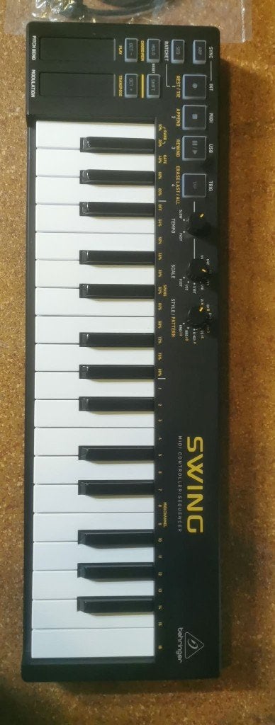 Behringer Swing midi controller, Ophalen of Verzenden, Gebruikt