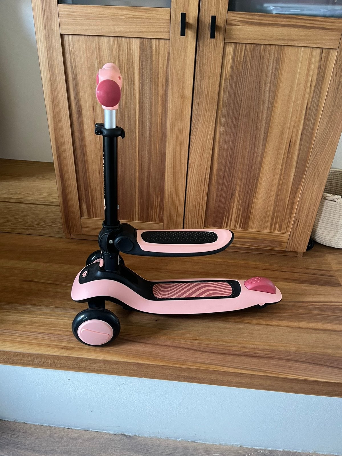 Kinderstep met zitje en verlichte wieltjes, Enlèvement, Comme neuf