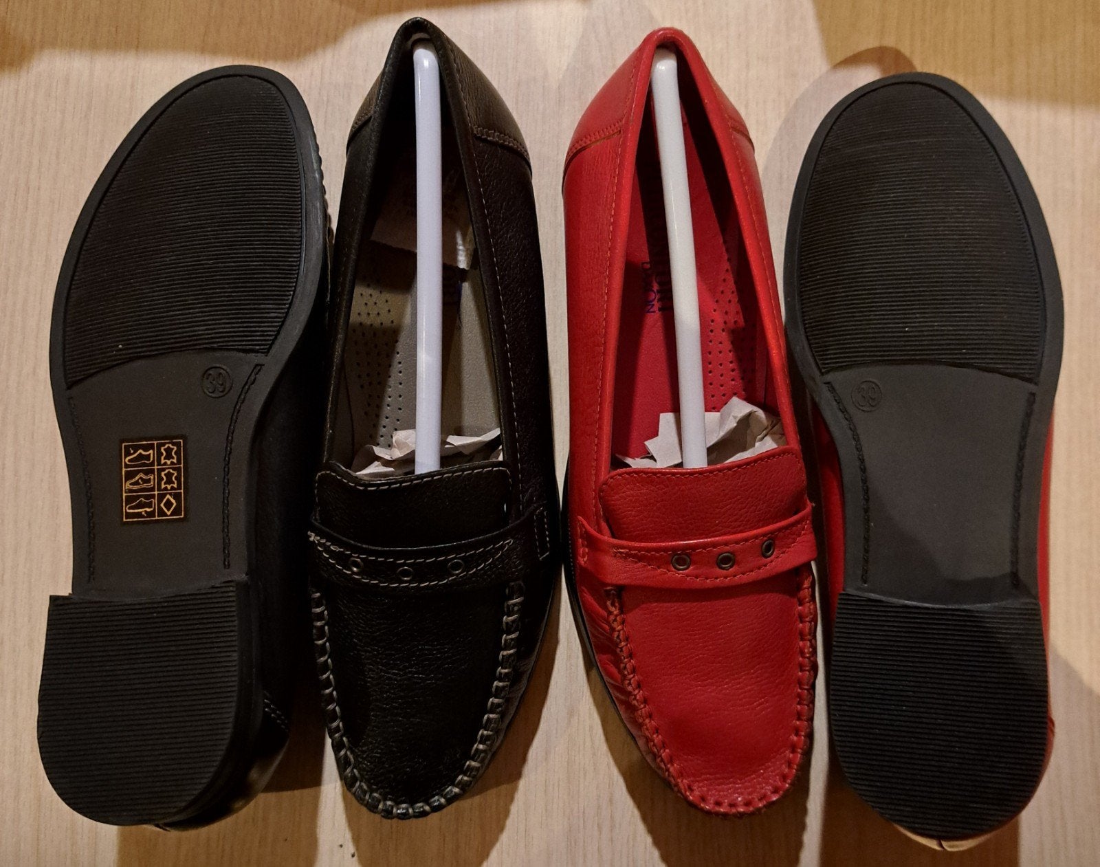 2 paires de chaussures neuves femme pointure 39., Ophalen
