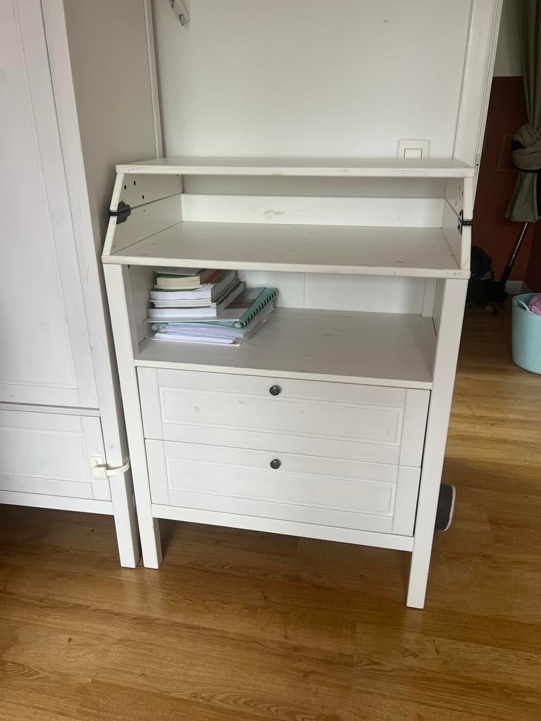 Kledingkast en verzorgingstafel ikea - SUNDVIK, Ophalen, Gebruikt