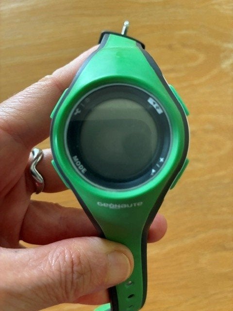 Digitaal uurwerk Geonaute, Handtassen en Accessoires, Horloges | Heren, Kunststof, Polshorloge, Kunststof, Zo goed als nieuw
