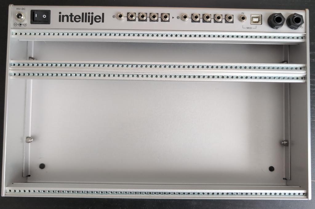 Intellijel Palette 4U 62HP Eurorack case, Enlèvement, Comme neuf, Autres marques, Avec connexion MIDI