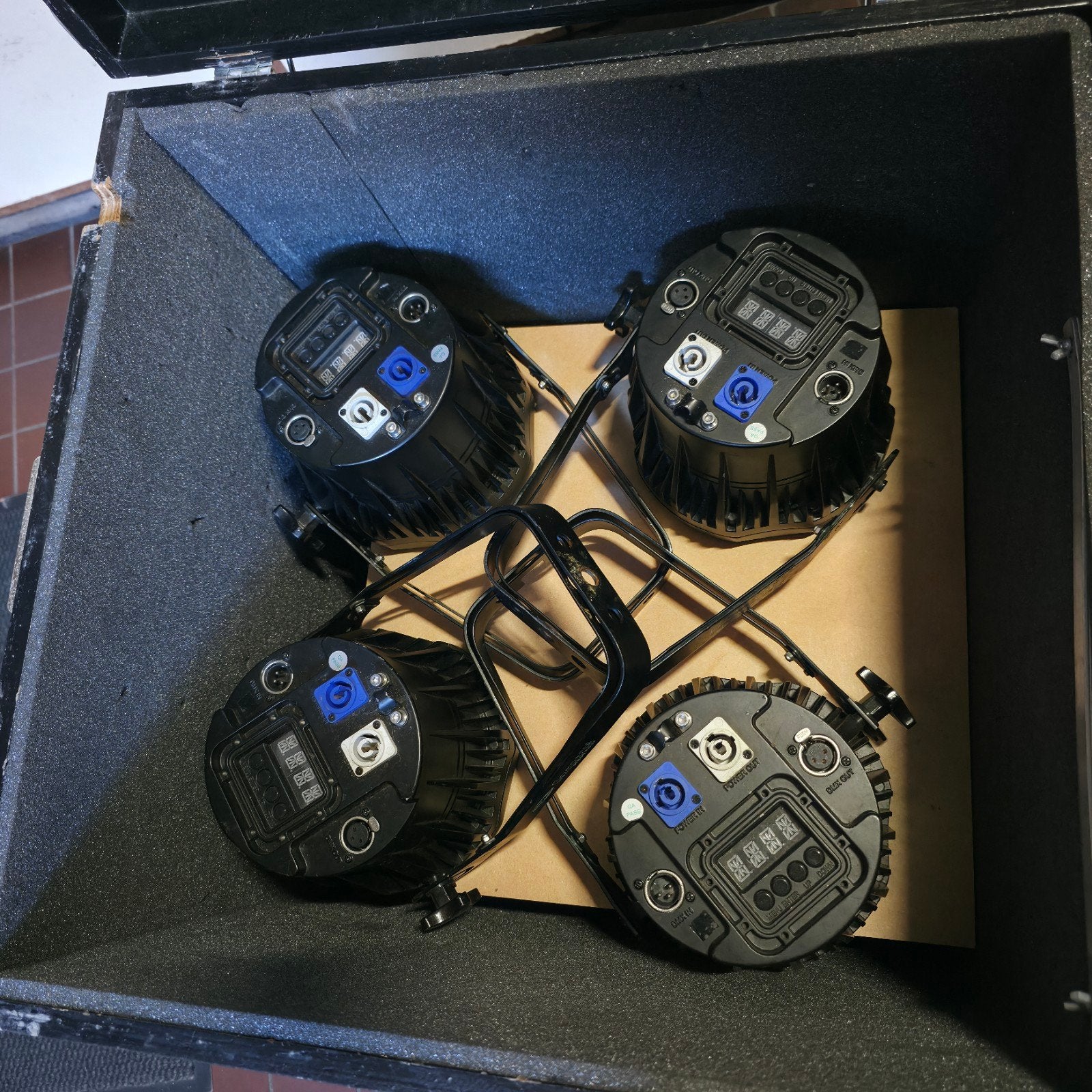 SHOWTEC spectral M800 TOUR   led projector  8x, Ophalen