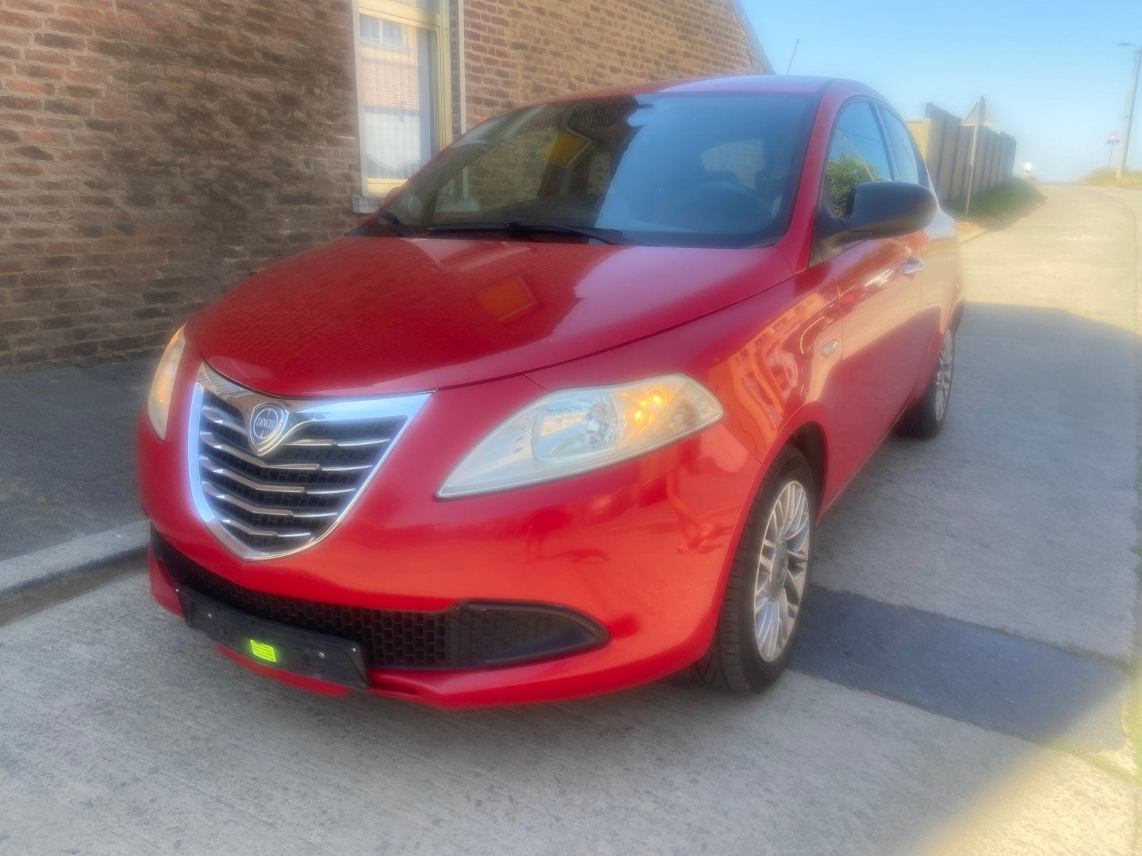 Lancia ypsilon 1300 cc jtd 90 ch 5 p airco 2012 impeccable, Auto's, Lancia, Euro 5, Stof, Zwart, 4 cilinders