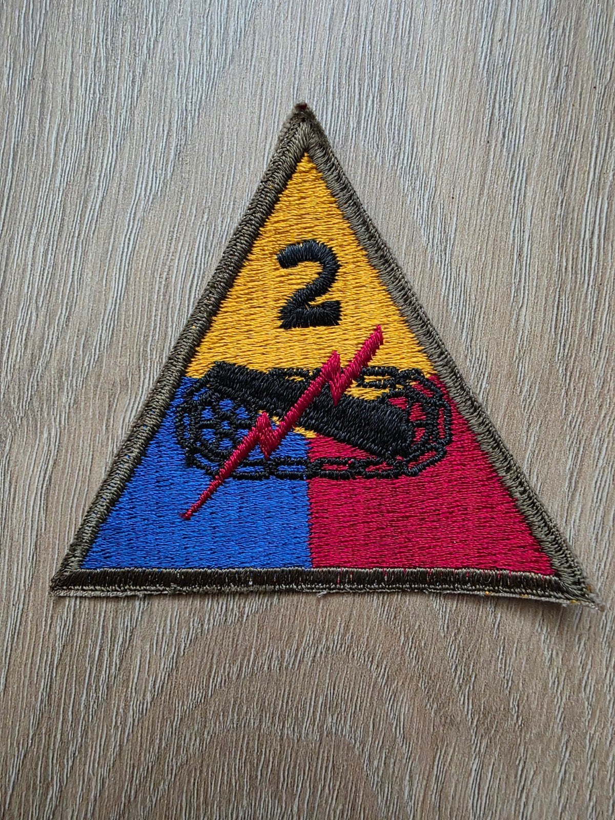 US WW2 2nd Armored division Hell on Wheels whiteback patch, Verzamelen, Ophalen of Verzenden