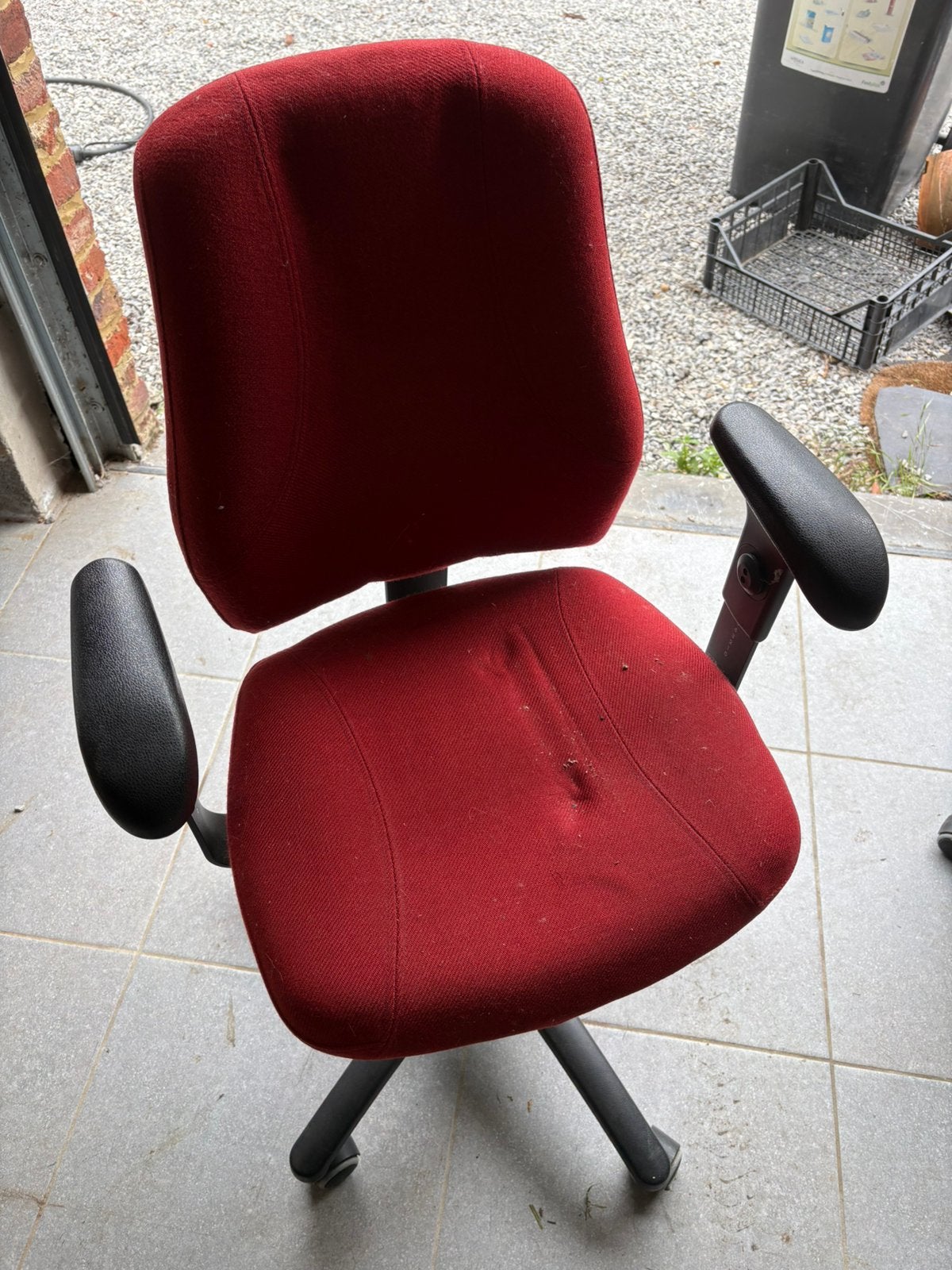 Chaise de bureau a donner, Enlèvement, Utilisé, Rouge, Chaise de bureau