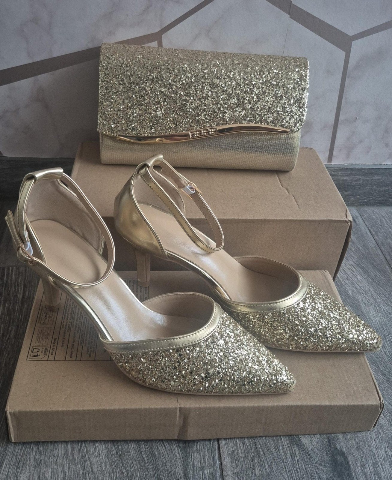 pumps met clutch set, Kleding | Dames, Ophalen of Verzenden, Zo goed als nieuw, Goud, Accessoires
