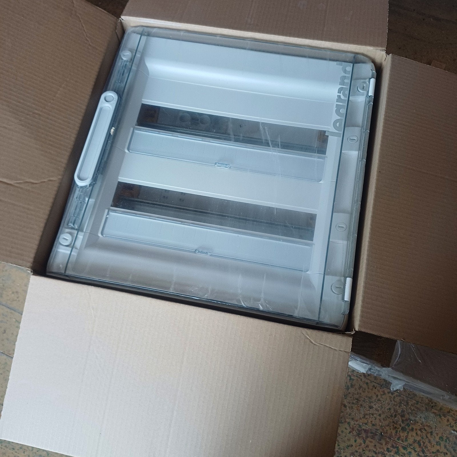 coffret électrique neuf, Enlèvement