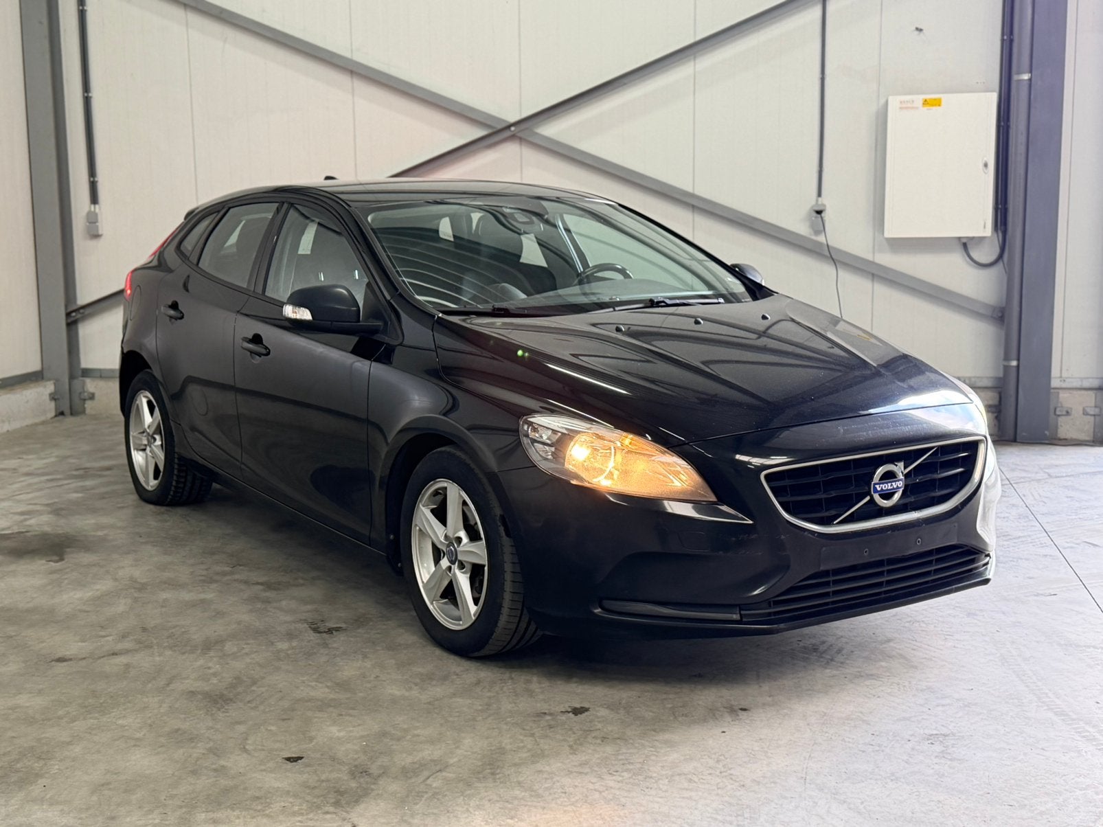 Volvo V40 2.0d | Euro 6 | 2016 | NAVI | AIRCO, Auto's, Zwart, Bedrijf, Te koop, Euro 6
