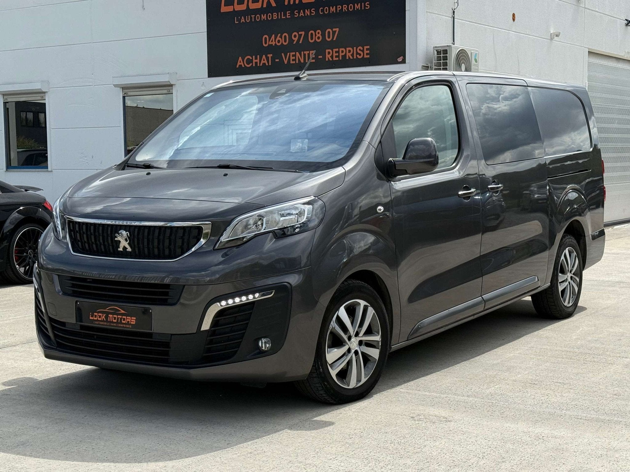 Peugeot Expert 2.0 BlueHDi Bt-AUTO 177CV EXTRA LONG 5 PLACES, Autos, Camionnettes & Utilitaires, 177 ch, Argent ou Gris, Achat