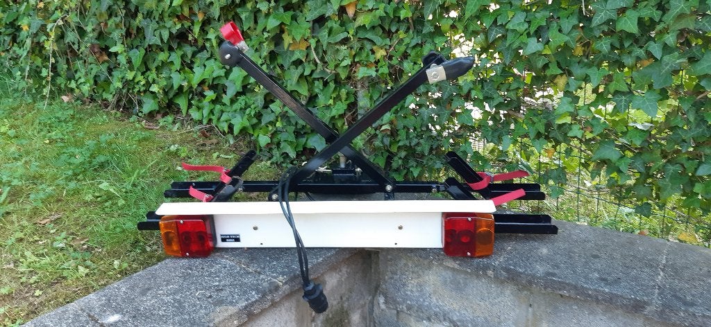 Porte vélo sur attache remorque pour 2 vélos, Auto diversen, Fietsendragers, Ophalen, 2 fietsen, Gebruikt, Trekhaakdrager