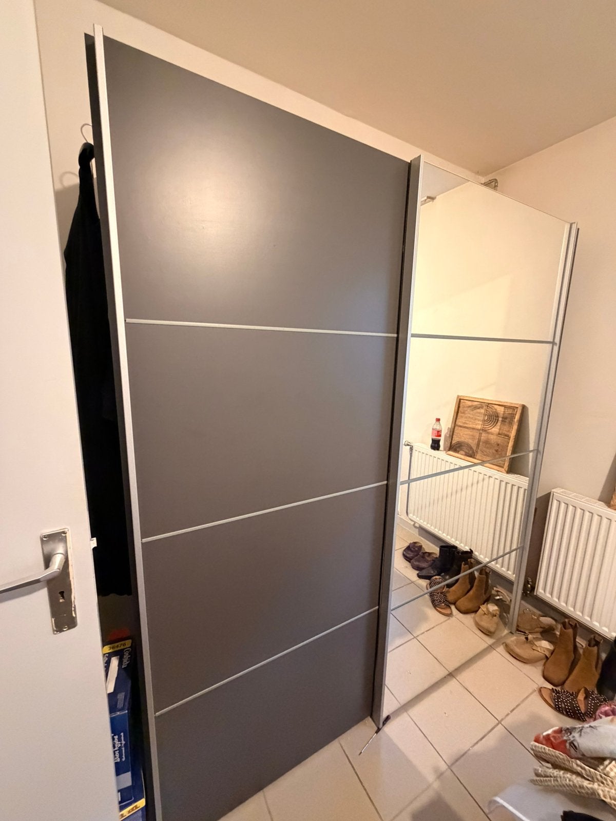 Garde Robe avec miroir, Armoire avec miroir, 150 à 200 cm, Comme neuf, Enlèvement