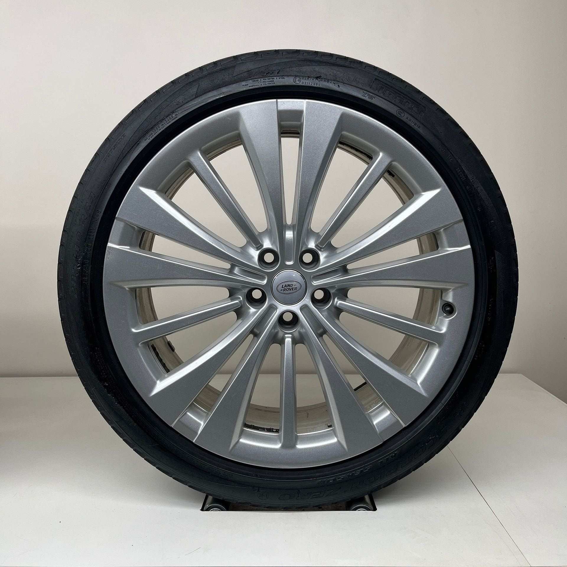 Land Rover Range Rover - 23 inch - zomerbanden, Gebruikt, 285 mm, Banden en Velgen, Overige maten