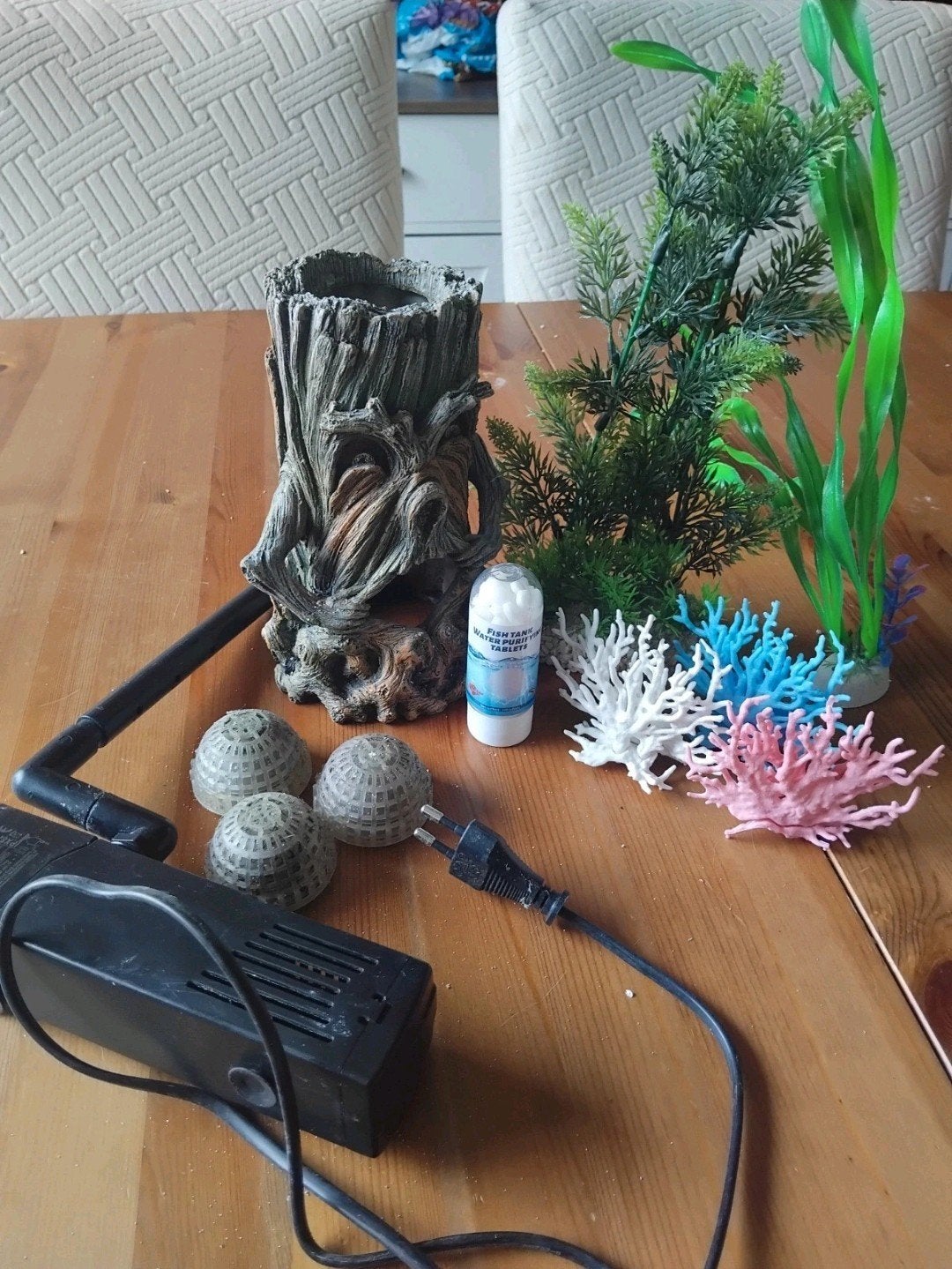 décoration et filtre d'aquarium - le tout pour 5 euros, Decoratie, Enlèvement ou Envoi, Tuyaux inclus, Comme neuf