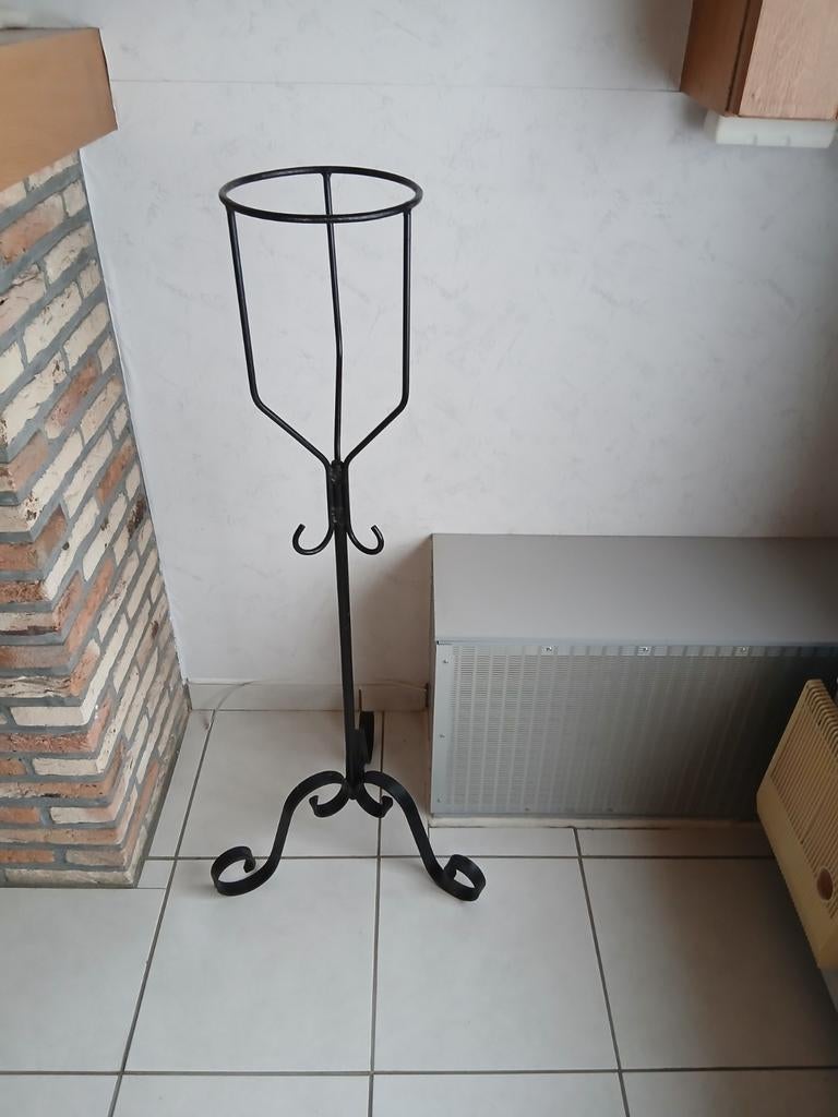 Smeedijzeren vintage bloempotstaander, Huis en Inrichting, Ophalen