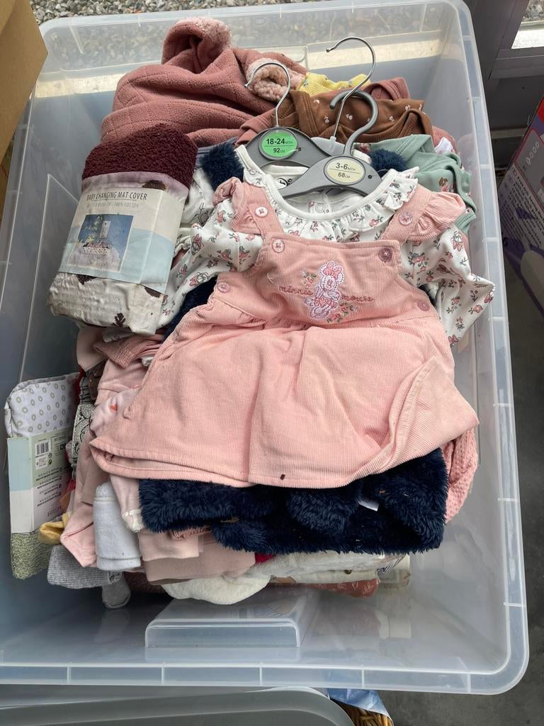 Nouveaux vêtements pour bébés, Enlèvement, Comme neuf