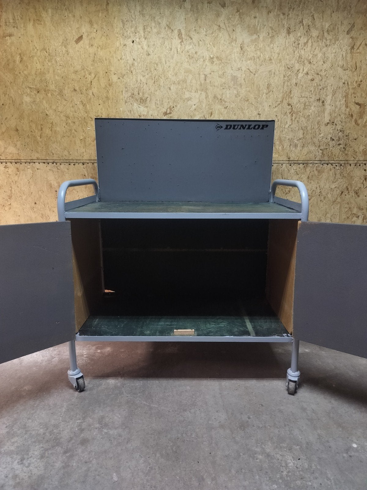 établi vintage/table de travail sur roulettes, Enlèvement