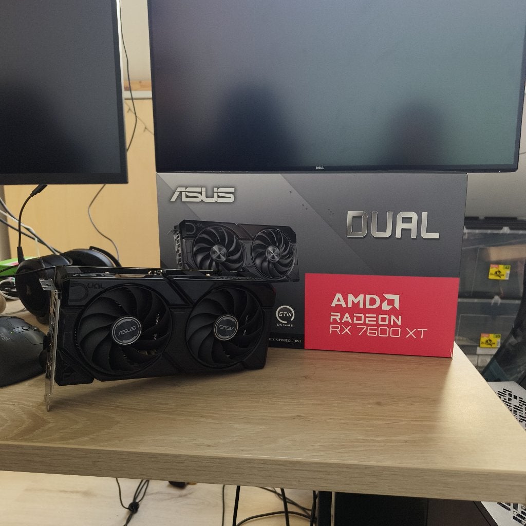 Asus Radeon RX7600XT 16GB, Computers en Software, Videokaarten, Gebruikt, AMD, PCI-Express 4, Ophalen of Verzenden