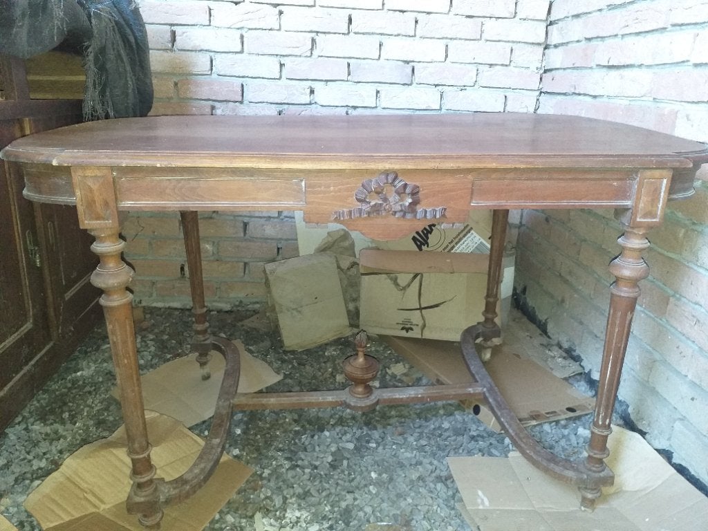 Table Louis XVI, Enlèvement