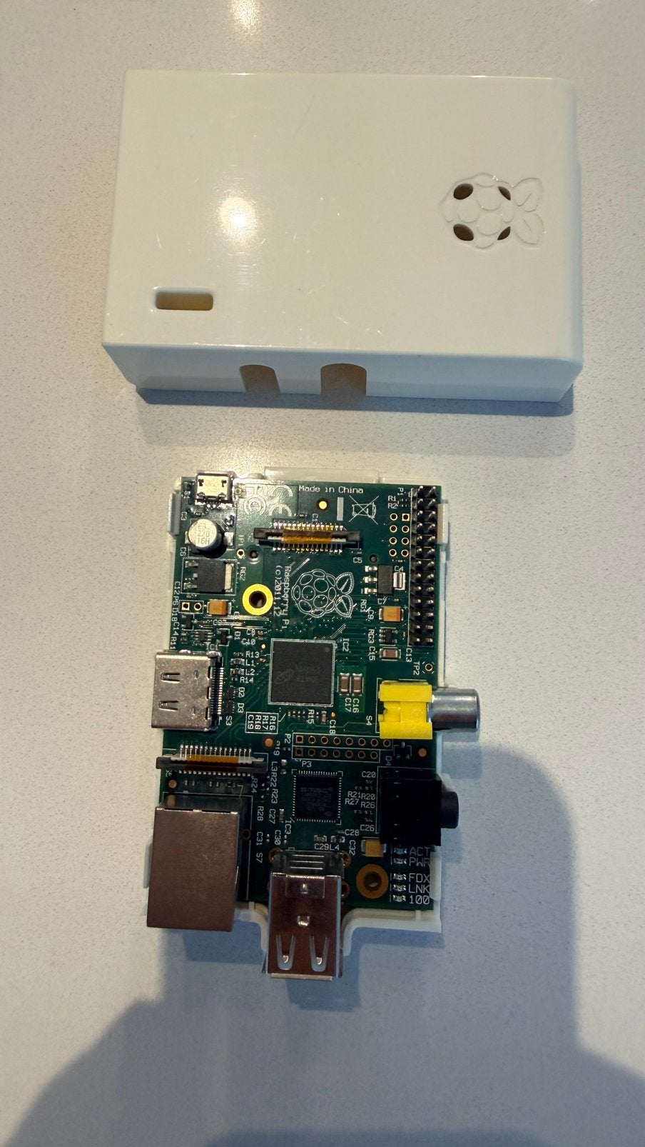 Raspberry Pi 1 + boîtier, Informatique & Logiciels, Enlèvement ou Envoi, Comme neuf