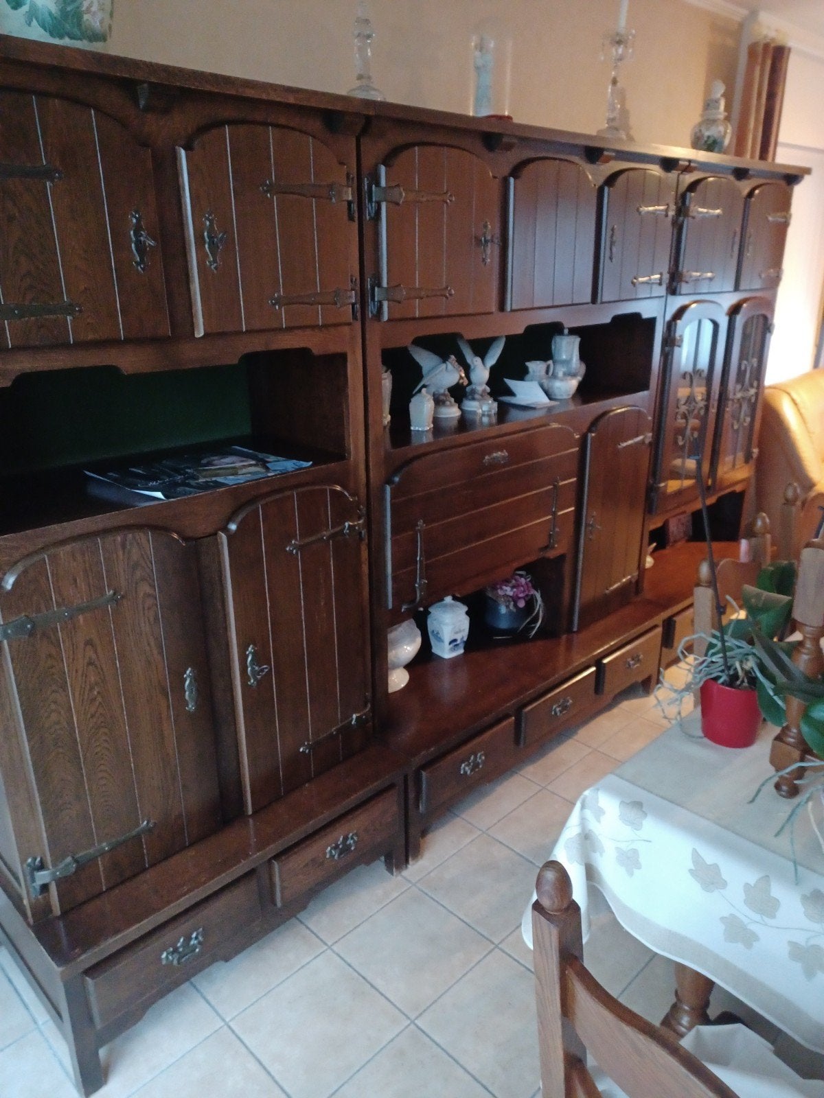 kast voor in living, wandkast, Ophalen, Zo goed als nieuw, Met deur(en)