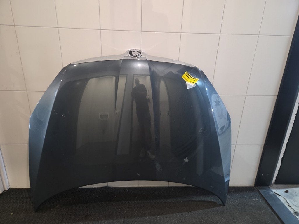 MOTORKAP Skoda Fabia II Combi (|5J0823031B|), Auto-onderdelen, Gebruikt, Info@skoda-auto.de, Skoda, Max-Planck-Straße  3-5
64331  Weiterstadt, DE