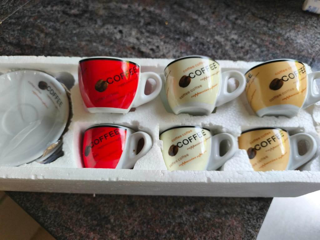 Espresso kopjes met ondertas, Huis en Inrichting, Keuken | Servies, Ophalen of Verzenden, Nieuw, Porselein, Kop(pen) en/of Schotel(s)
